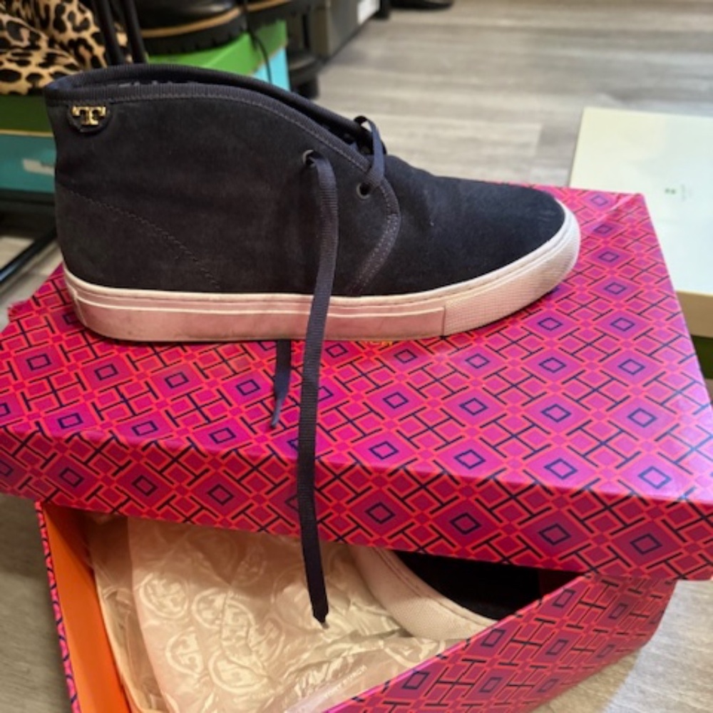 Navy Blue Suede Tory Burch tennis shows size 7